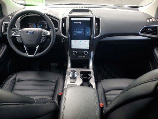 Photo of 2023 Carbonized Gray Metallic Ford Edge