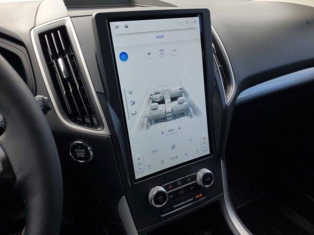 Photo of 2023 Carbonized Gray Metallic Ford Edge