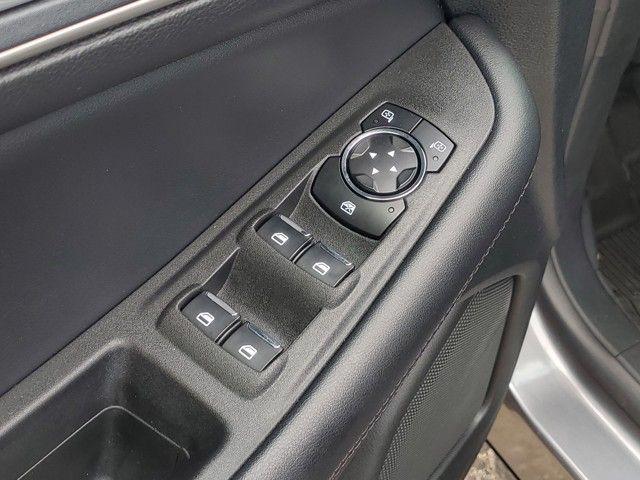Photo of 2023 Carbonized Gray Metallic Ford Edge