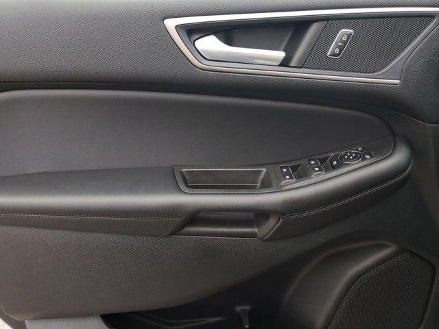 Photo of 2023 Carbonized Gray Metallic Ford Edge