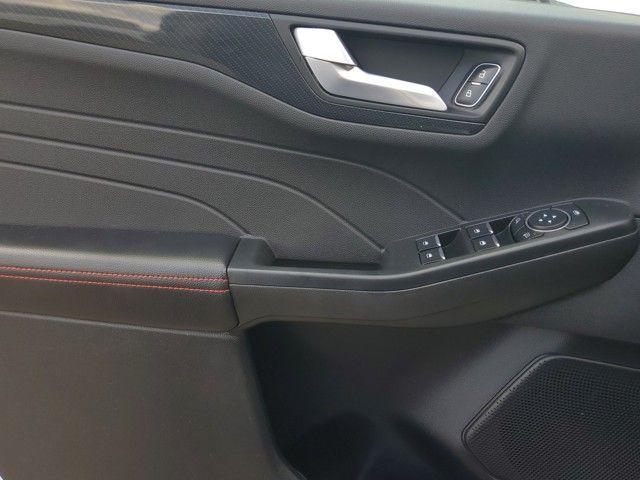 Photo of 2023 Oxford White Ford Escape
