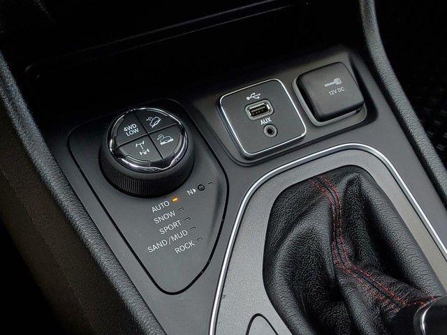 Photo of 2019 Granite Crystal Clearcoat Metallic Jeep Cherokee