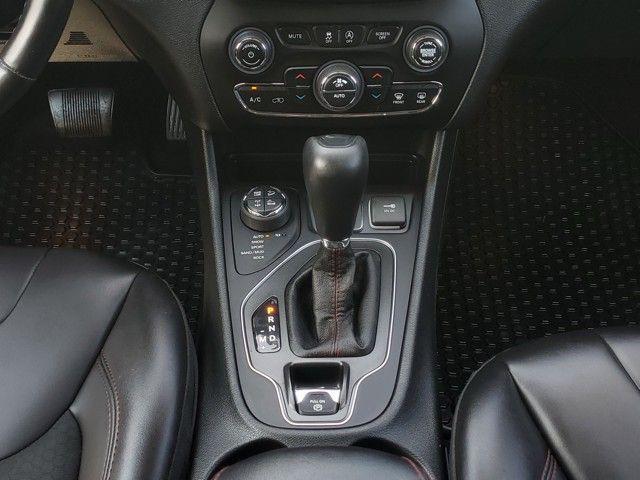 Photo of 2019 Granite Crystal Clearcoat Metallic Jeep Cherokee