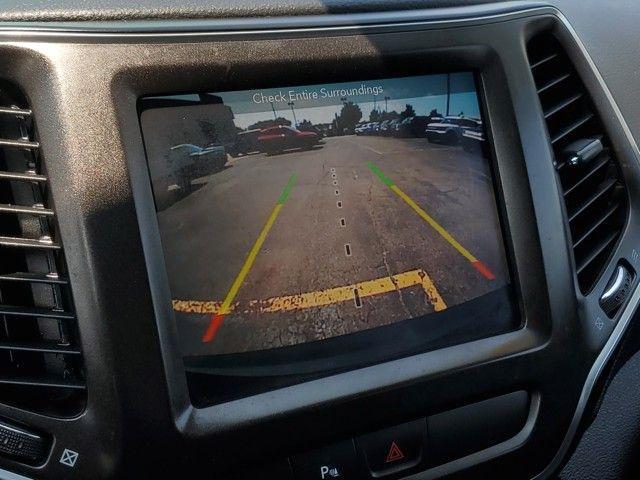 Photo of 2019 Granite Crystal Clearcoat Metallic Jeep Cherokee