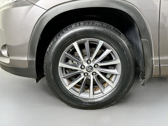Photo of 2018 Predawn Gray Mica Toyota Highlander