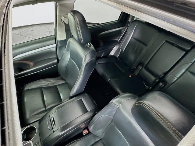 Photo of 2018 Predawn Gray Mica Toyota Highlander