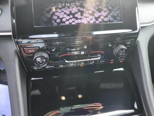 Photo of 2025 Diamond Black Crystal Pearlcoat Jeep Grand Cherokee L