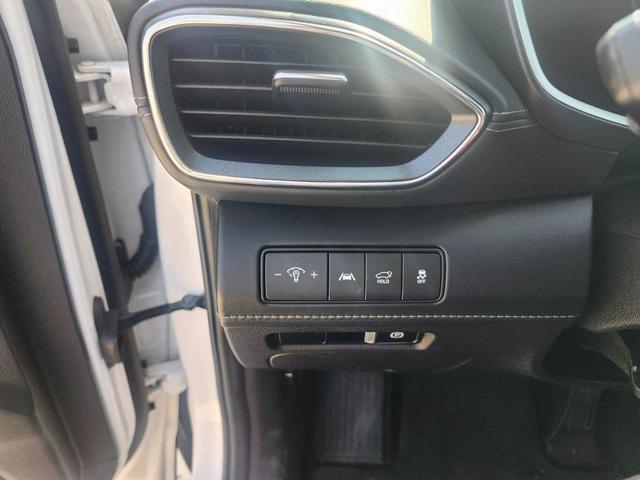 Photo of 2022 Quartz White Hyundai SANTA FE