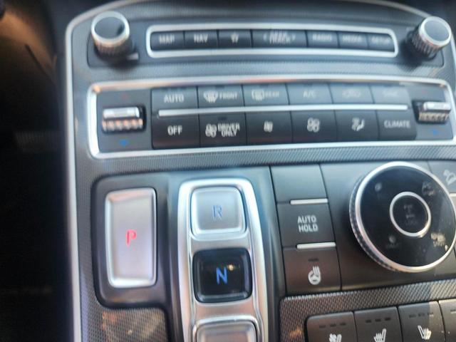 Photo of 2022 Quartz White Hyundai SANTA FE