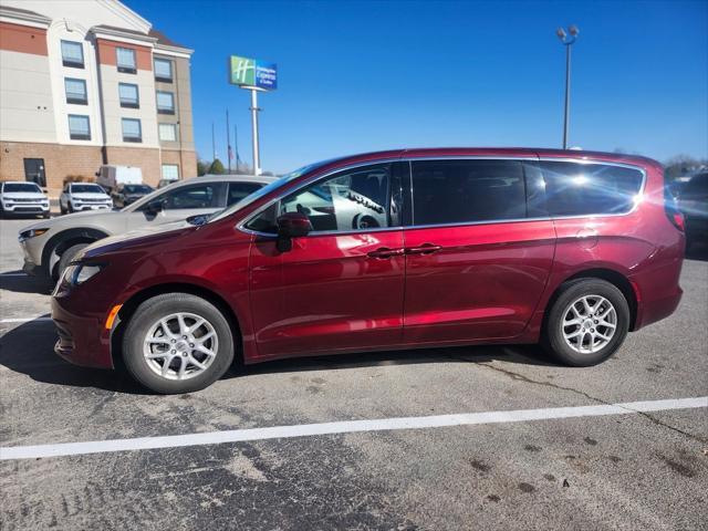 2022 Chrysler Voyager