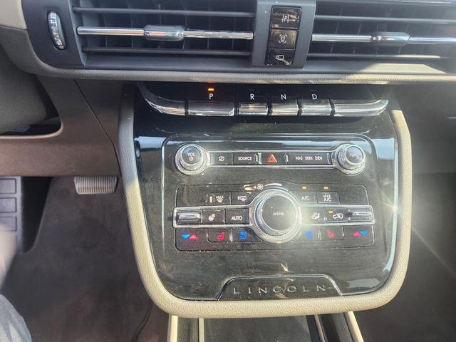 Photo of 2022 Red Carpet Metallic Tinted Clearcoat Lincoln Corsair