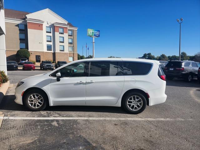 2023 Chrysler Voyager