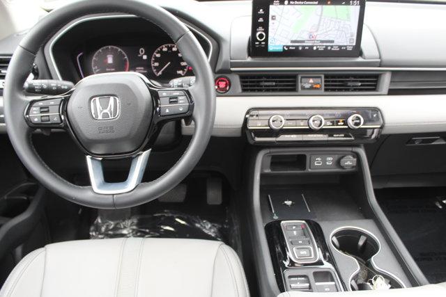 Photo of 2025 Blue Honda Pilot