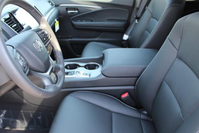 Photo of 2025 Crystal Black Pearl Honda Ridgeline
