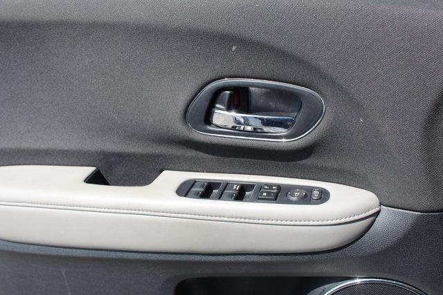 Photo of 2019 White Honda HR-V