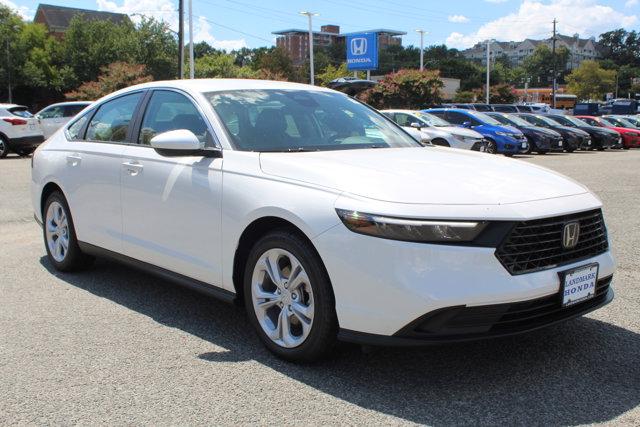 Photo of 2025 Platinum White Pearl Honda Accord