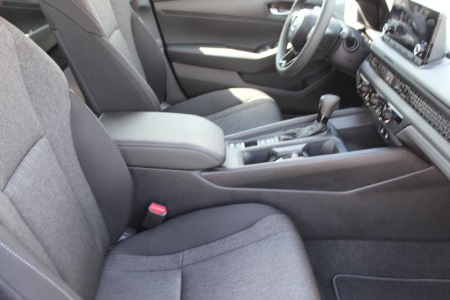 Photo of 2025 Platinum White Pearl Honda Accord
