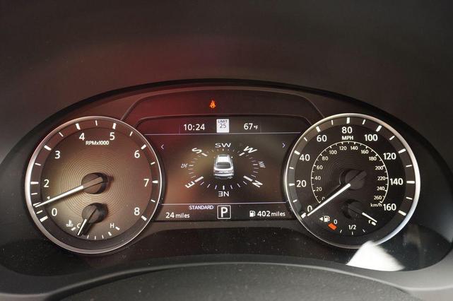 Photo of 2025 Radiant White INFINITI QX55