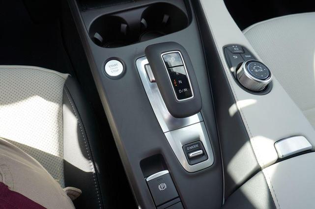 Photo of 2025 Radiant White INFINITI QX55