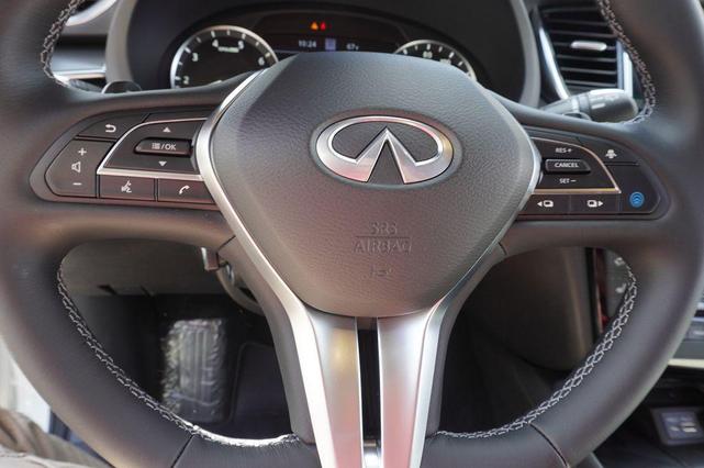 Photo of 2025 Radiant White INFINITI QX55