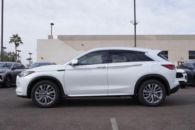 Photo of 2025 Radiant White INFINITI QX50