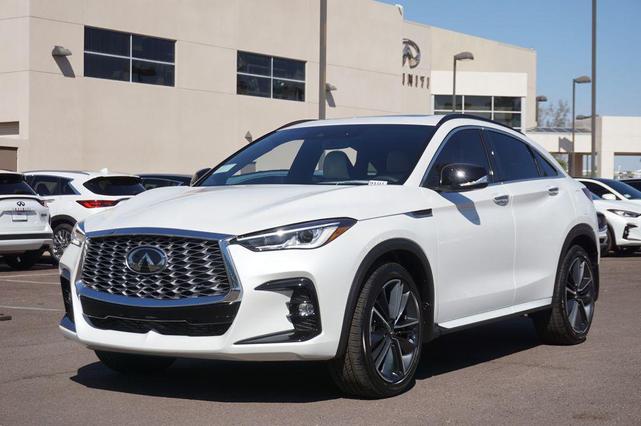 Photo of 2025 Radiant White INFINITI QX55