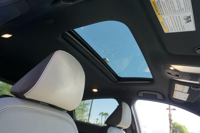 Photo of 2025 Radiant White INFINITI QX55