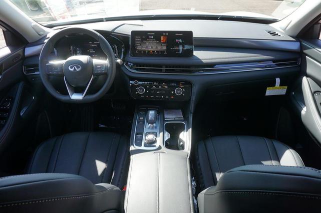 Photo of 2025 Majestic White INFINITI QX60