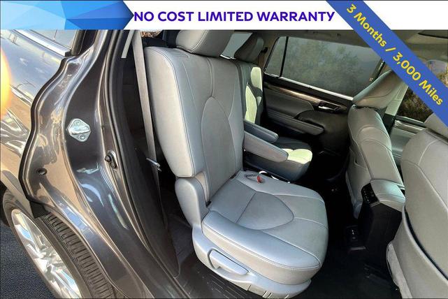 Photo of 2021 Magnetic Gray Metallic Toyota Highlander