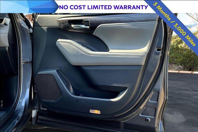 Photo of 2021 Magnetic Gray Metallic Toyota Highlander