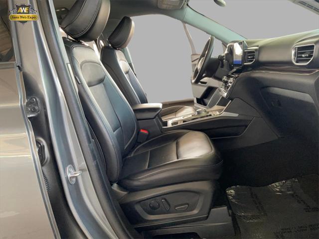 Photo of 2023 Carbonized Gray Metallic Ford Explorer