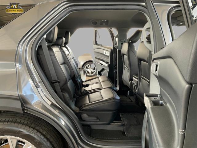 Photo of 2023 Carbonized Gray Metallic Ford Explorer