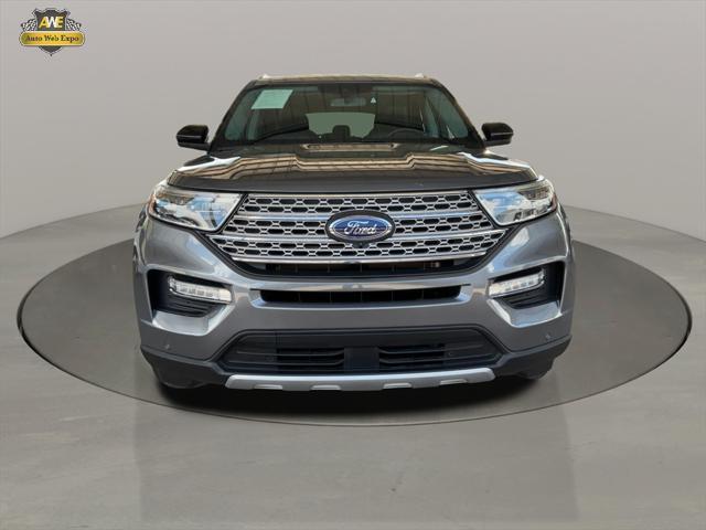 Photo of 2023 Carbonized Gray Metallic Ford Explorer