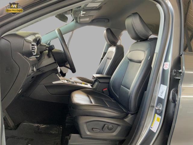 Photo of 2023 Carbonized Gray Metallic Ford Explorer
