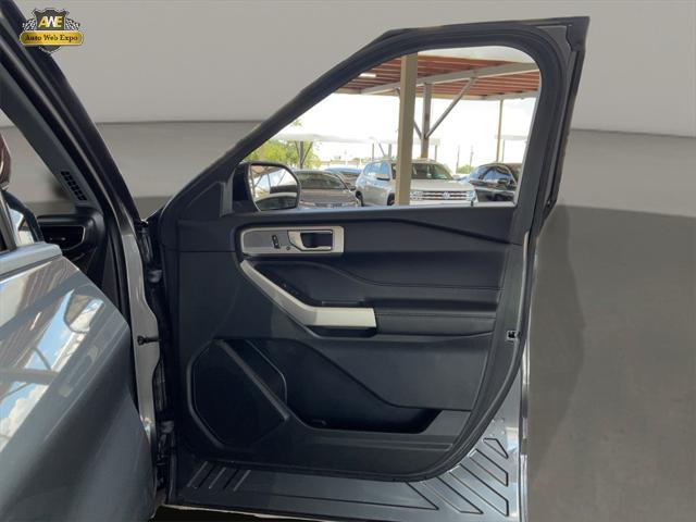 Photo of 2023 Carbonized Gray Metallic Ford Explorer
