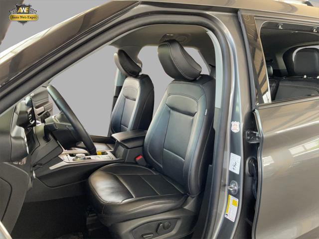 Photo of 2023 Carbonized Gray Metallic Ford Explorer