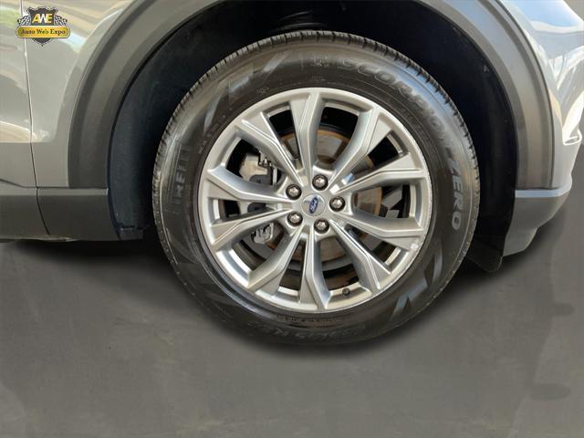 Photo of 2023 Carbonized Gray Metallic Ford Explorer