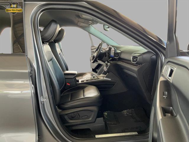 Photo of 2023 Carbonized Gray Metallic Ford Explorer