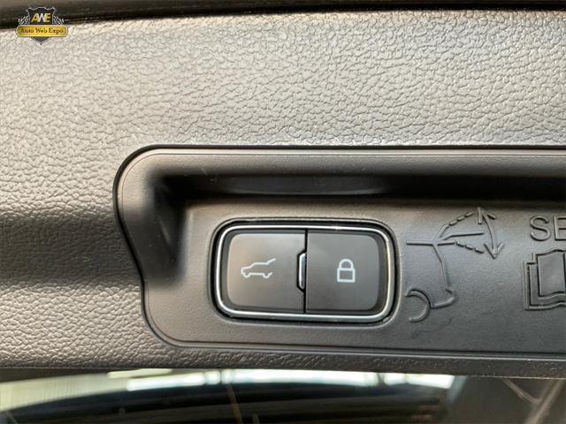 Photo of 2023 Carbonized Gray Metallic Ford Explorer