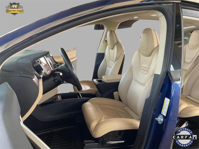 Photo of 2017 Deep Blue Metallic Tesla Model X