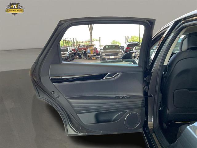 Photo of 2024 Makalu Gray Genesis G80