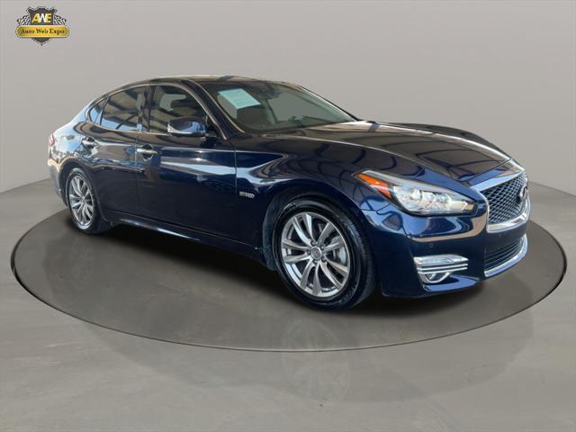 2016 Infiniti Q70H