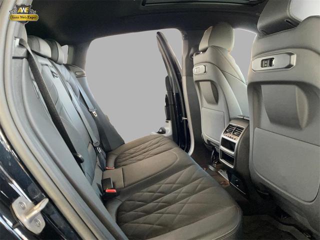 Photo of 2025 Carbon Black Metallic BMW X6