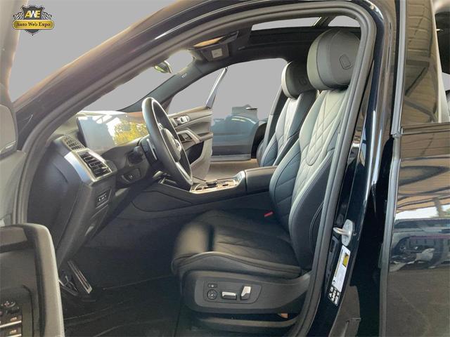 Photo of 2025 Carbon Black Metallic BMW X6