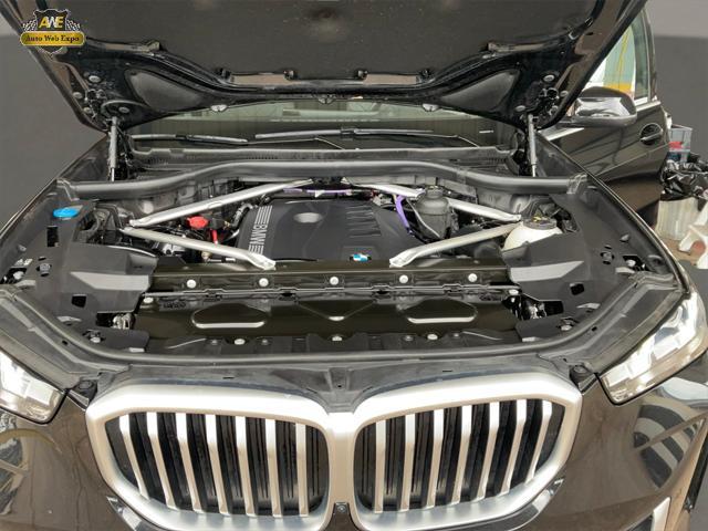 Photo of 2024 Black Sapphire Metallic BMW X5