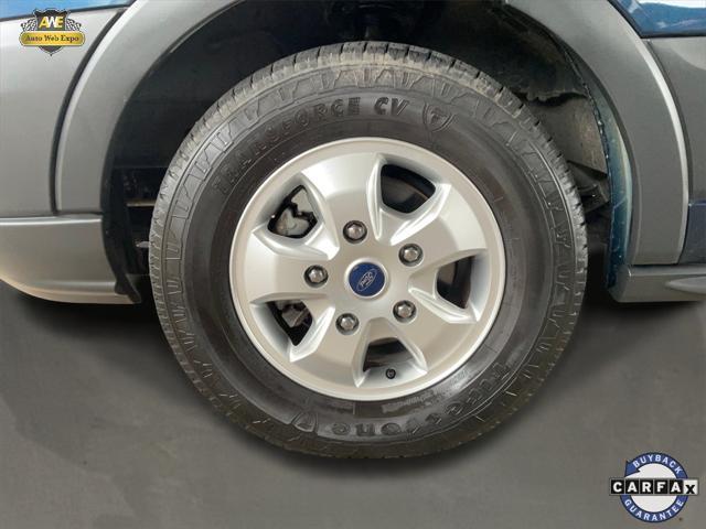 Photo of 2018 Blue Ford Transit-350