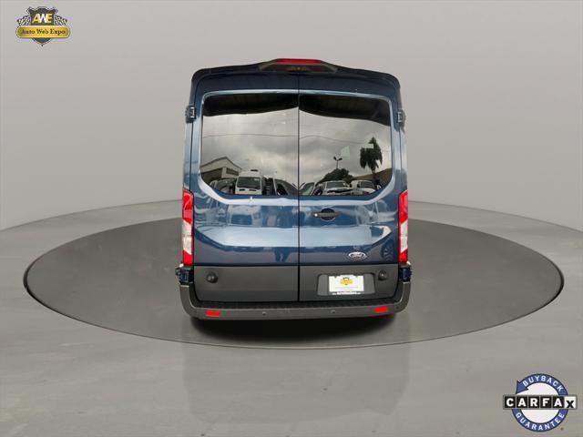 Photo of 2018 Blue Ford Transit-350