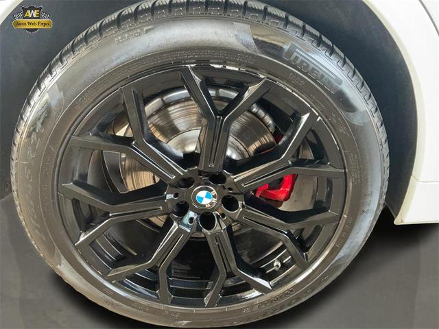 Photo of 2022 Mineral White Metallic BMW X7