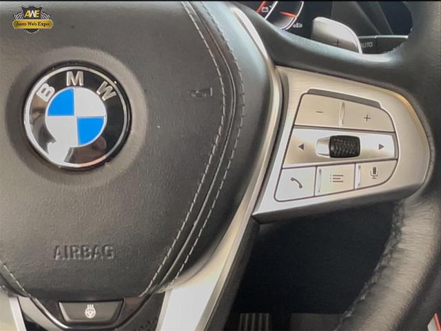 Photo of 2022 Mineral White Metallic BMW X7
