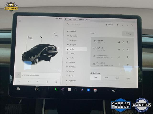 Photo of 2019 Solid Black Tesla Model 3